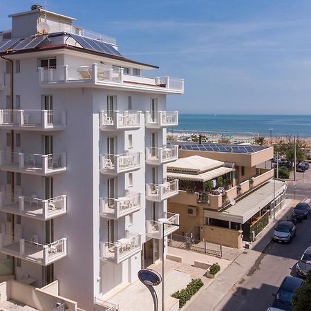 Rubino Apartments A 100Metri Dal Mare Riccione Buitenkant foto